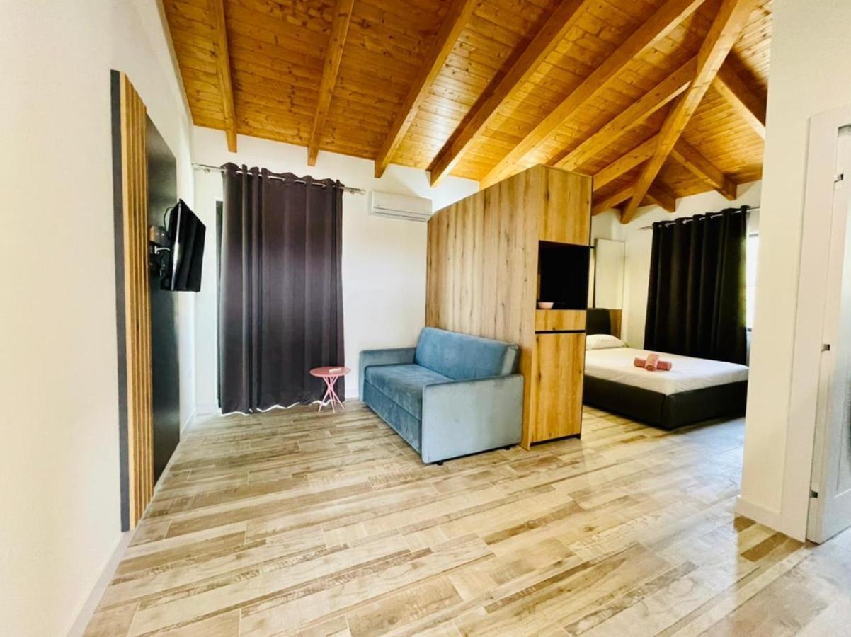 Adriatik Hotel Вльора Екстер'єр фото