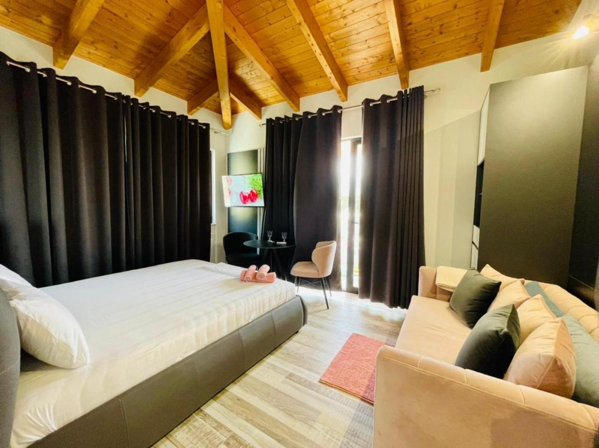Adriatik Hotel Вльора Екстер'єр фото