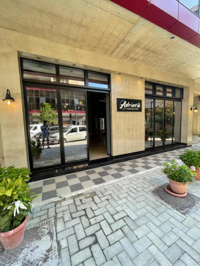 Adriatik Hotel Вльора Екстер'єр фото