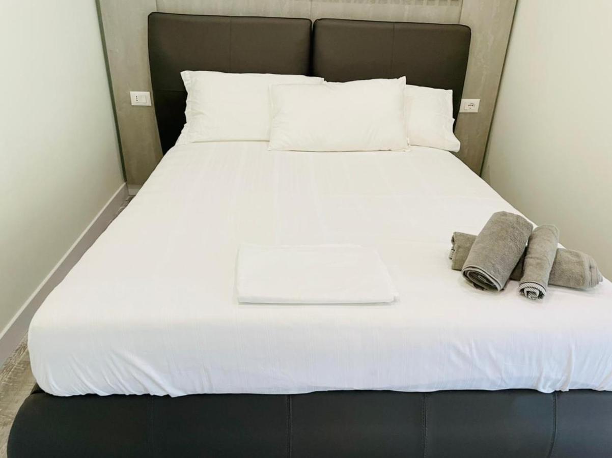Adriatik Hotel Вльора Екстер'єр фото