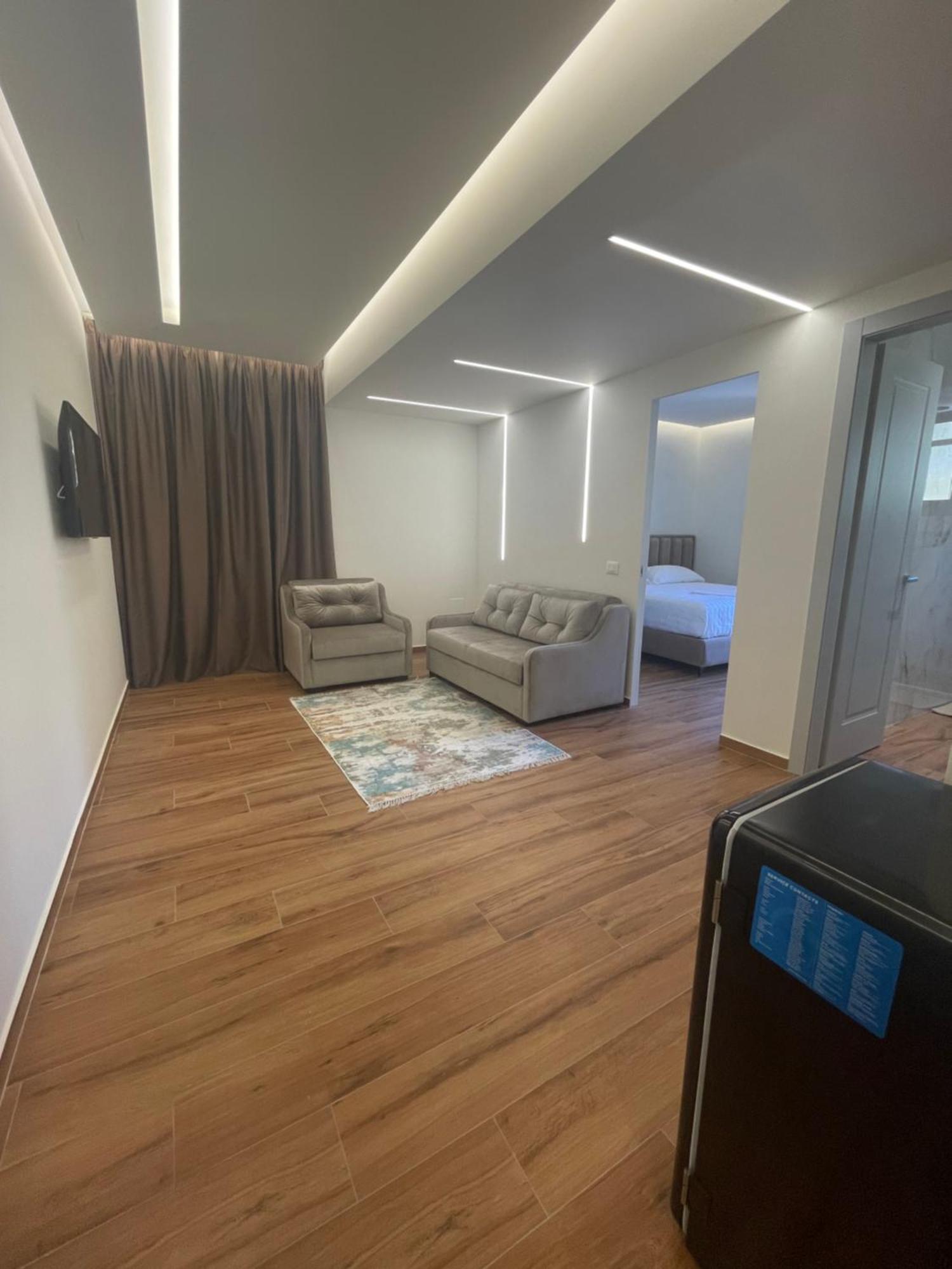 Adriatik Hotel Вльора Екстер'єр фото