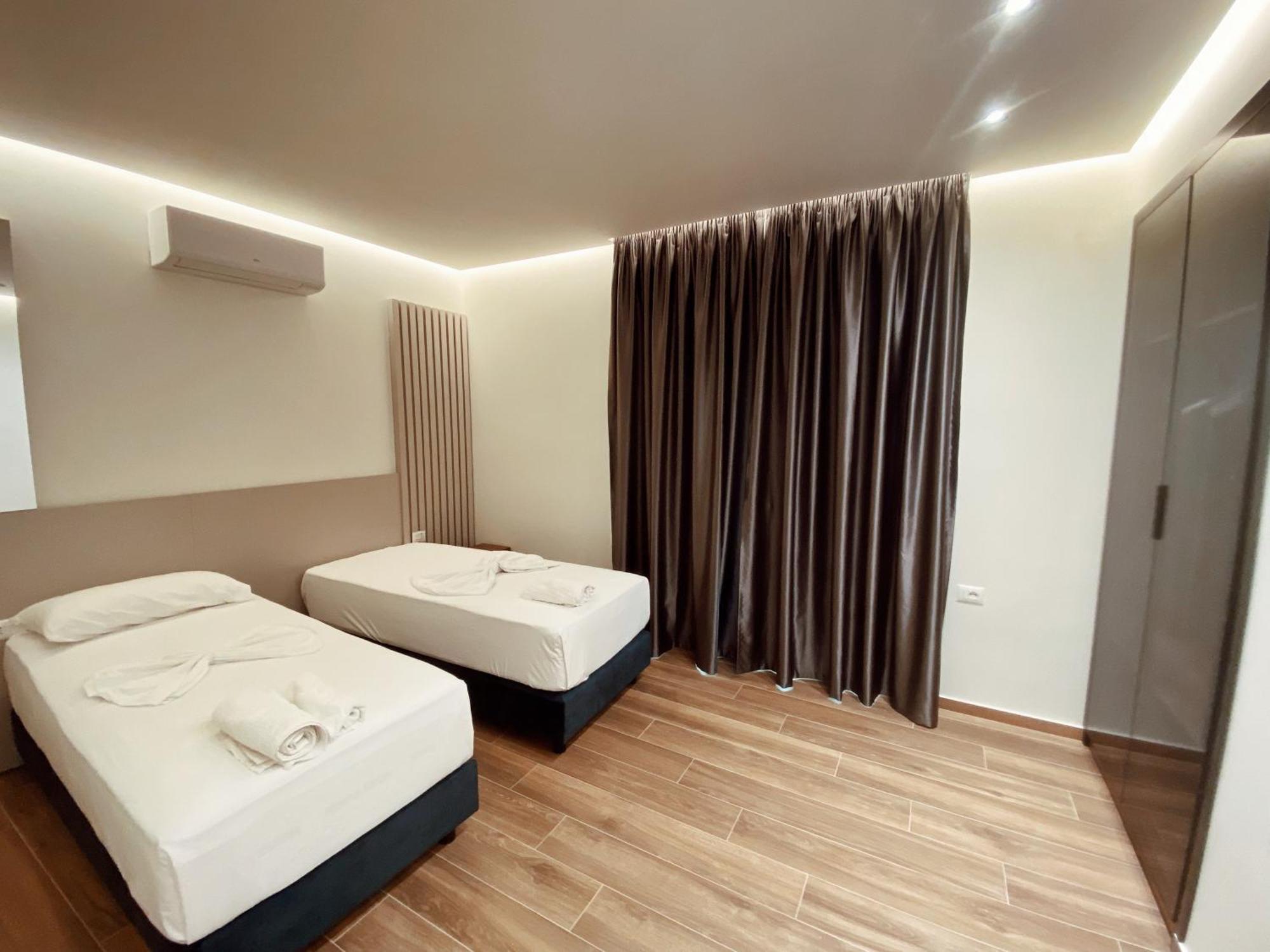 Adriatik Hotel Вльора Екстер'єр фото